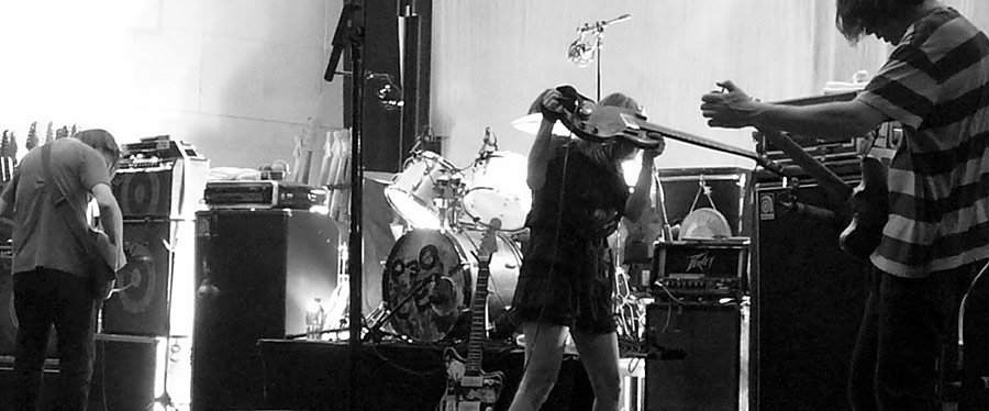 Sonic Youth play Krach
